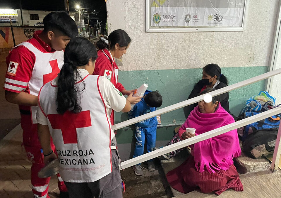 Llevamos café y pan a clínicas de huatuscu