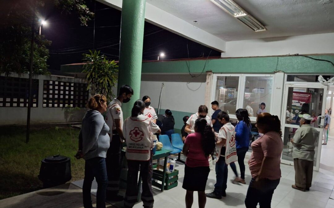 Juventinos delegación Tantoyucan entregan Pan y Café en el Hospital Regional