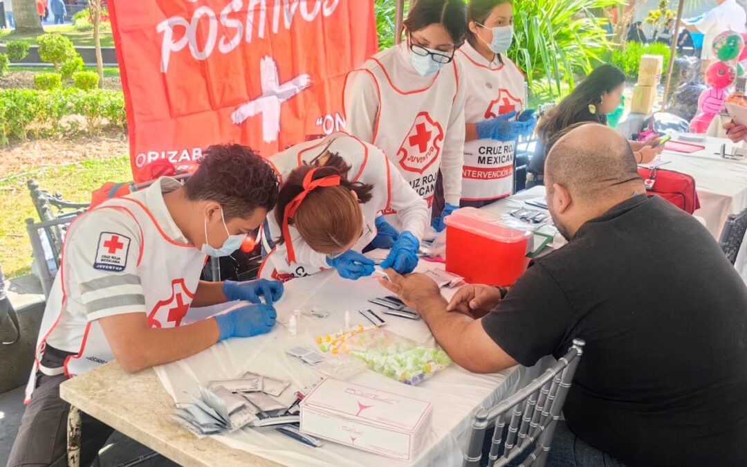 Juventinos de la delegación Orizaba participaron en la feria de salud “Todos Somos Positivos”