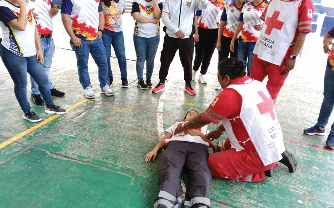 Voluntarios de la Delegación Acayucan brindan capacitación en Primeros Auxilios