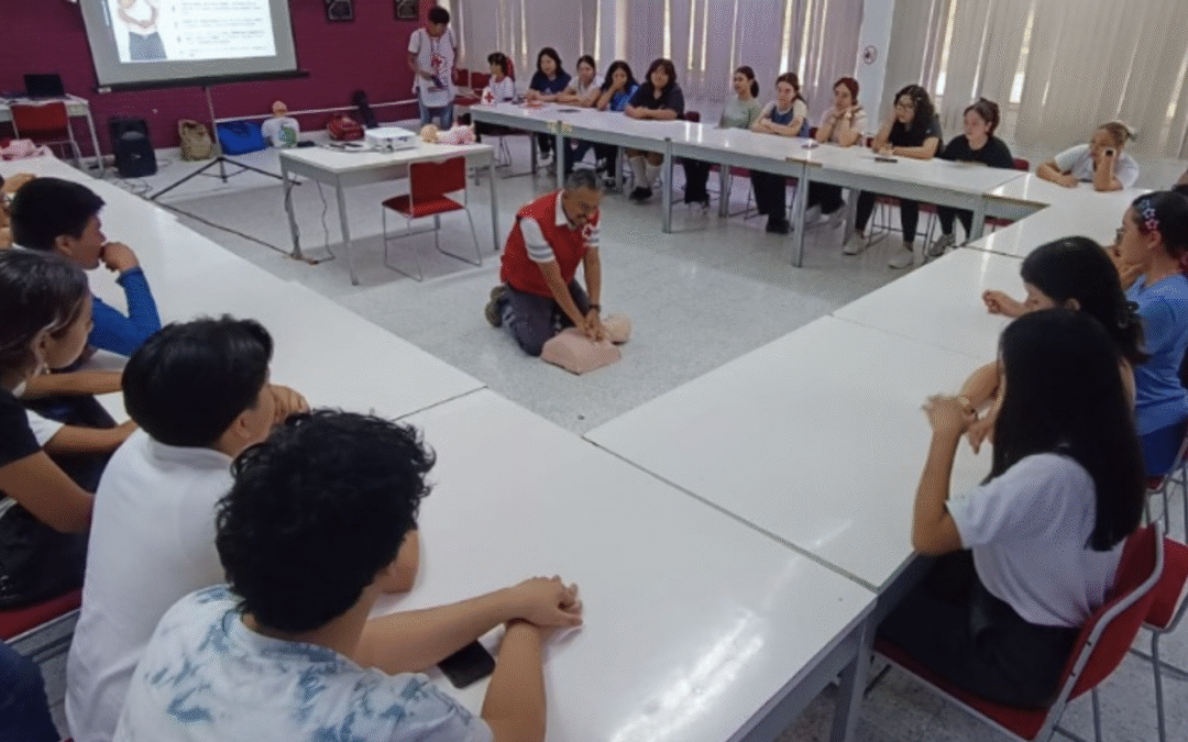 Voluntarios de la Delegación Cerro Azul imparten taller de Primer respondiente